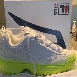 FILA DISRUPTOR II Size 9 women’s fits like an 8